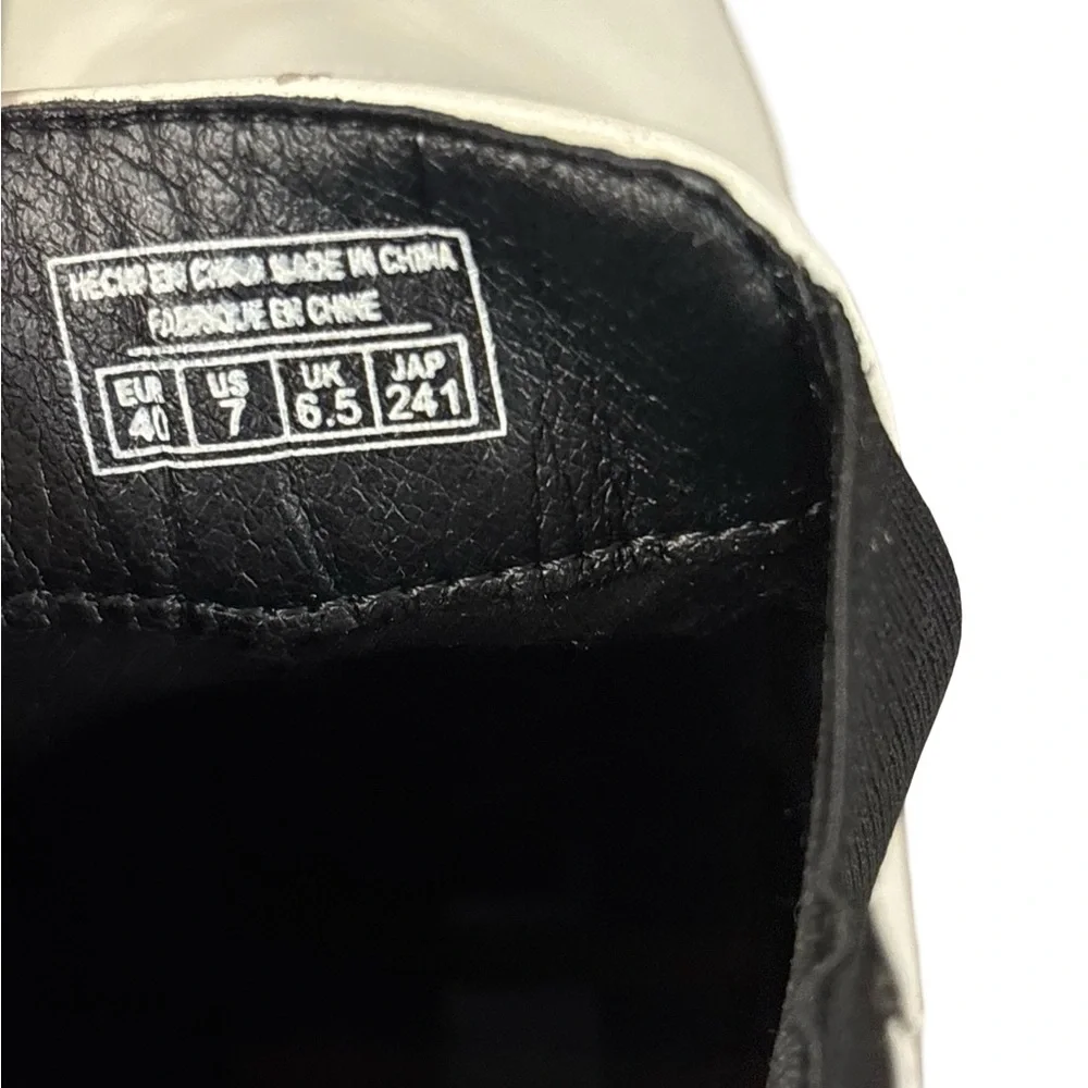 Y2K Grunge White & Black Lug Sole Chunky Combat Slip On Ankle Boots Size 7